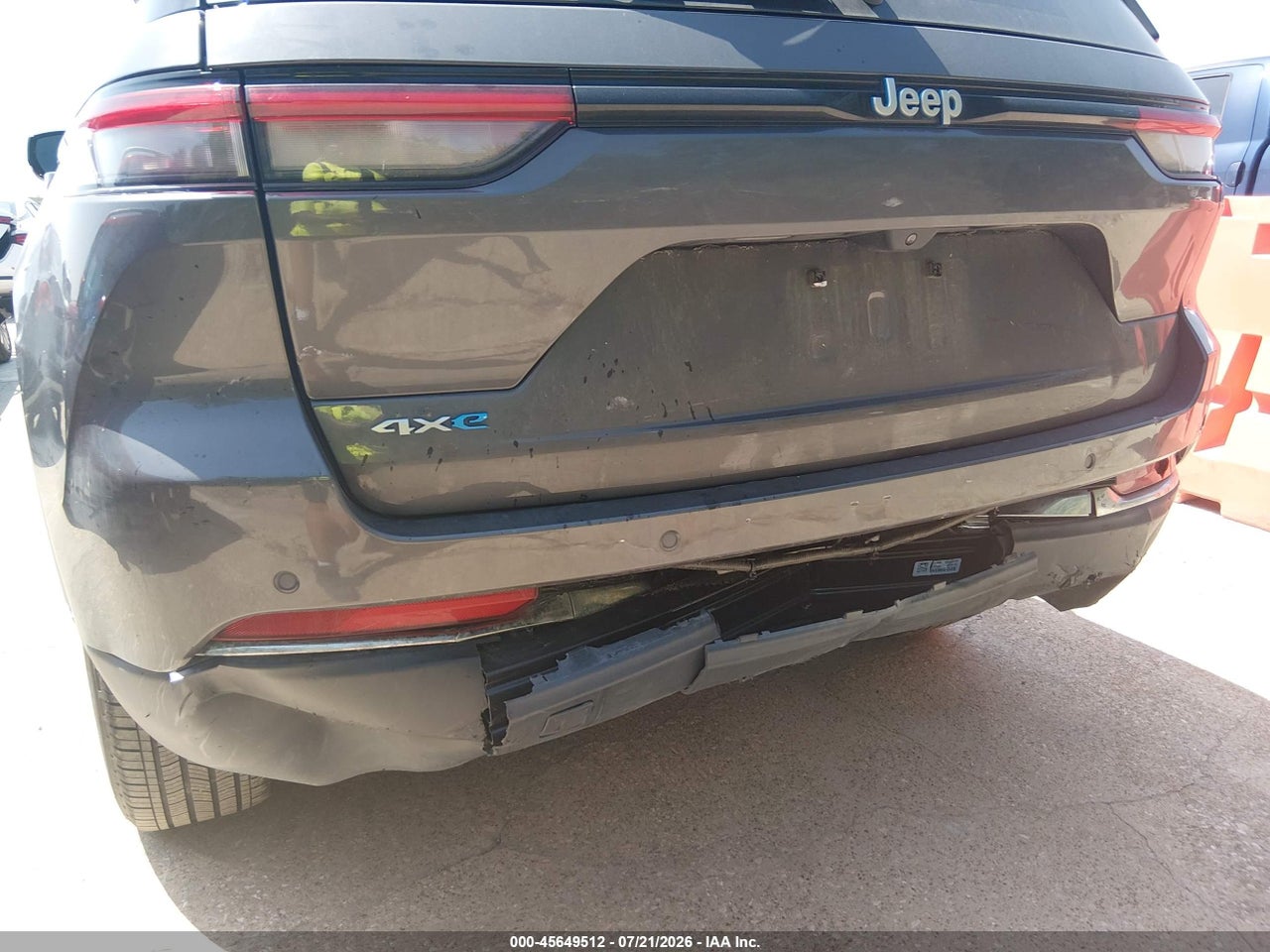 2025 JEEP GRAND CHEROKEE 4XE   · 6/11