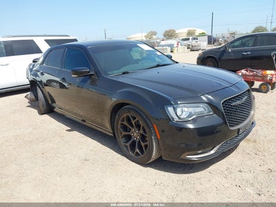 2C3CCABG5JH****** · 2018 CHRYSLER 300 300S