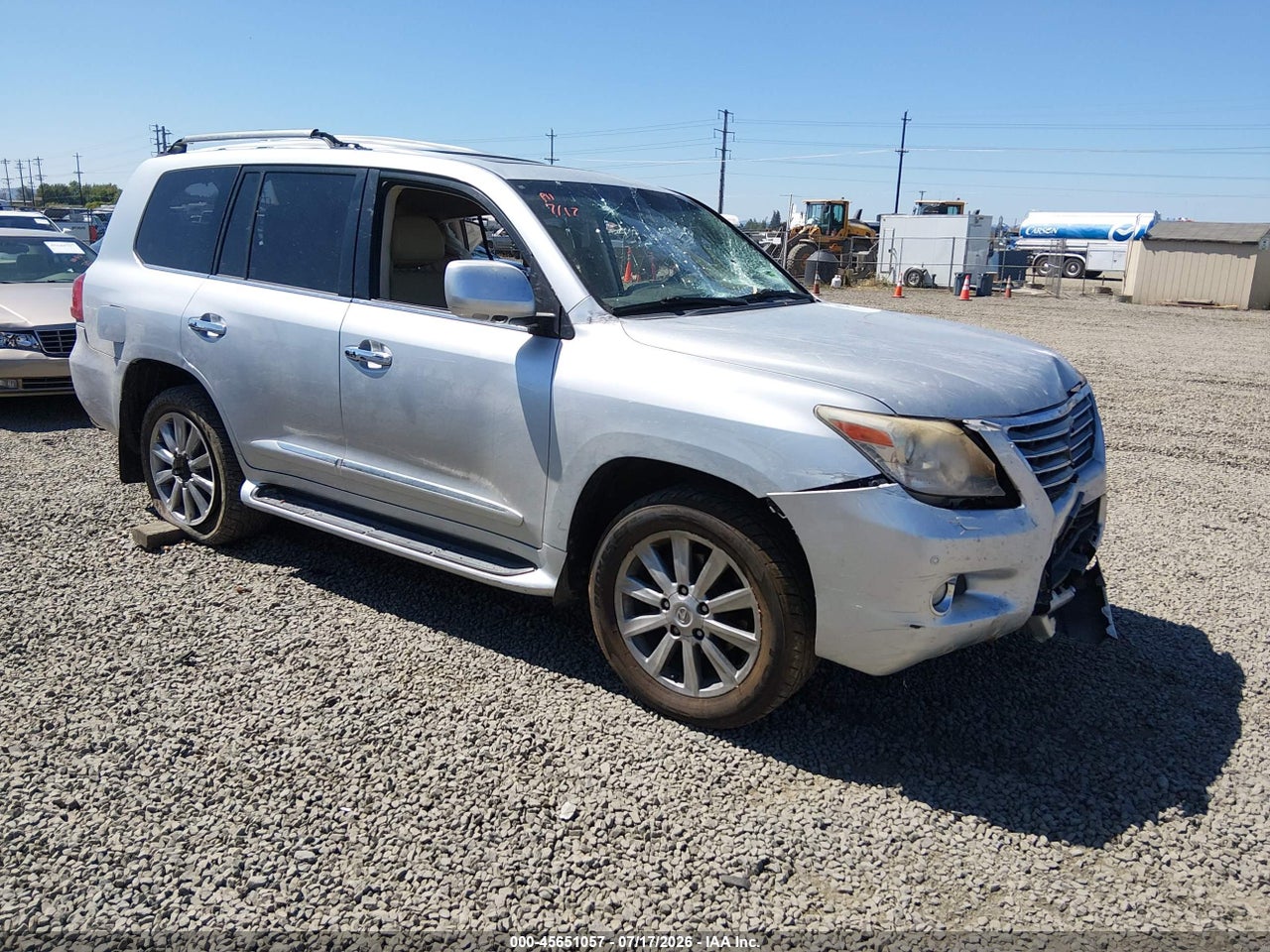 JTJHY7AX4B4****** · 2011 LEXUS LX 570