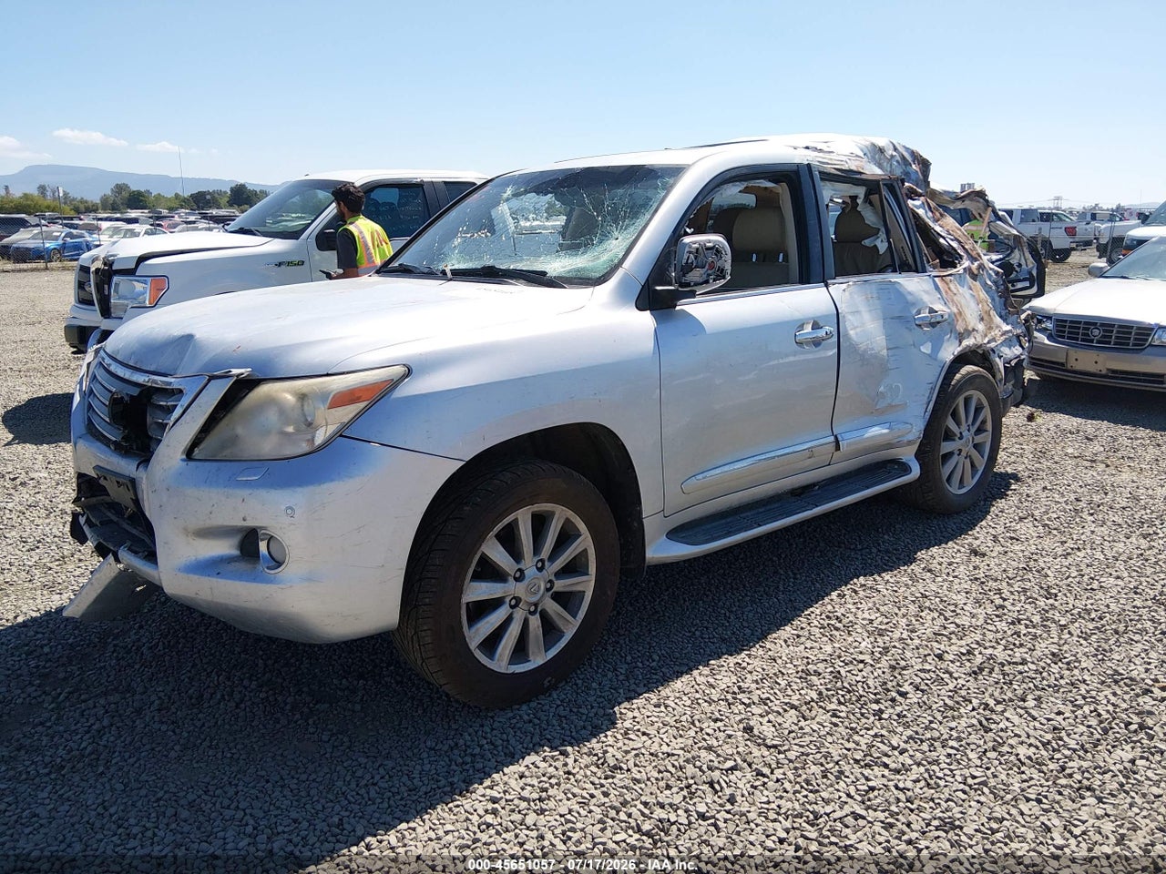 2011 LEXUS LX 570   · 2/11