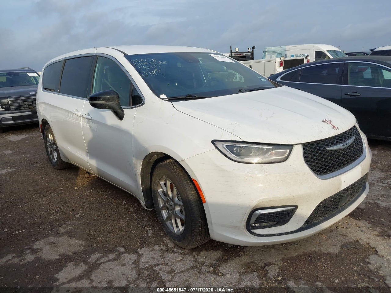 2C4RC1BG8TR****** · 2026 CHRYSLER PACIFICA SELECT