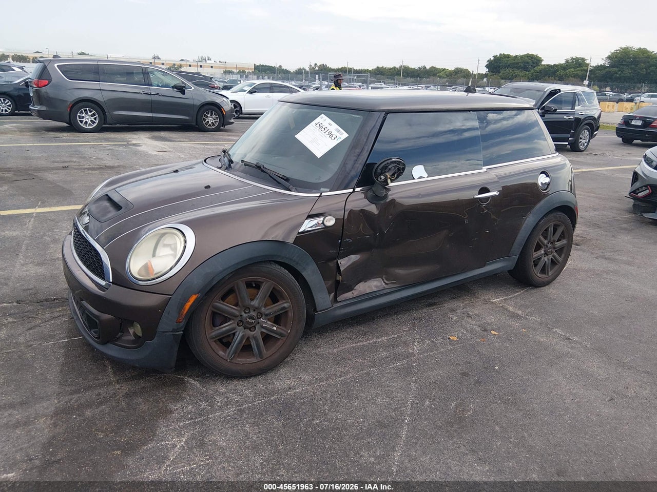 2011 MINI COOPER S · 2/11