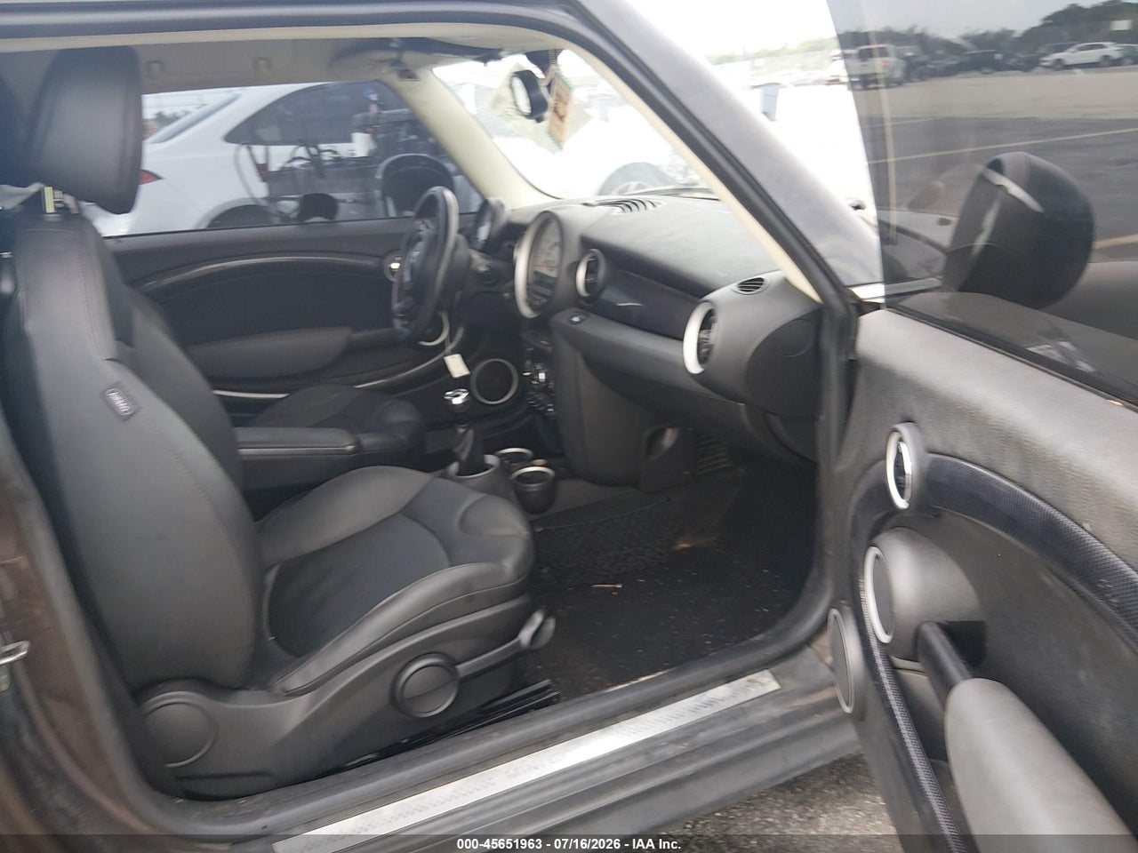 2011 MINI COOPER S · 5/11