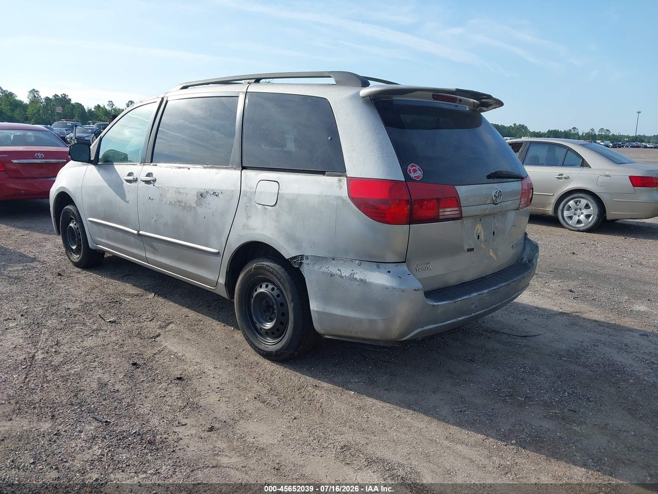 2004 TOYOTA SIENNA LE · 3/11