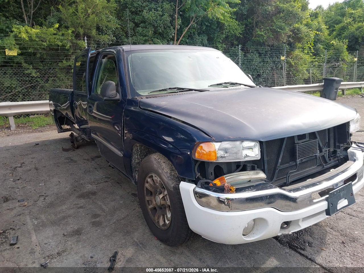 2GTEC13T251****** · 2005 GMC SIERRA 1500 SLE