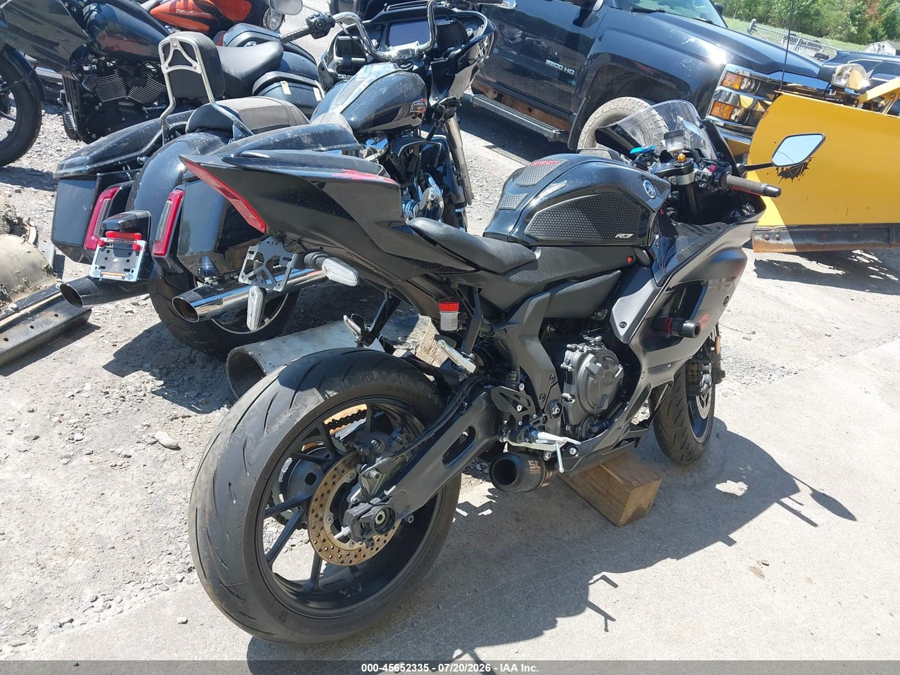 2025 YAMAHA YZFR7 · 4/11