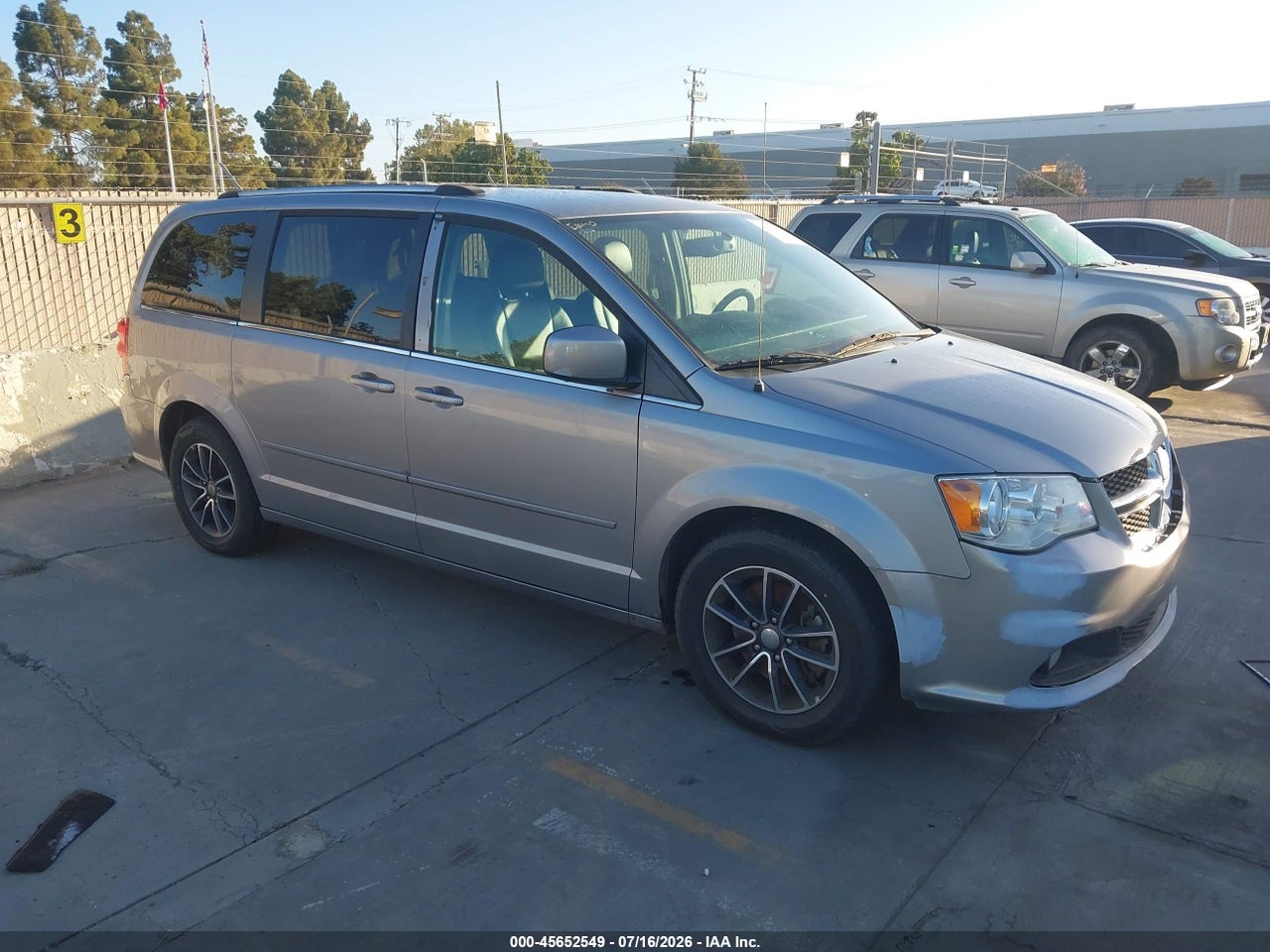 2C4RDGCGXHR****** · 2017 DODGE GRAND CARAVAN SXT