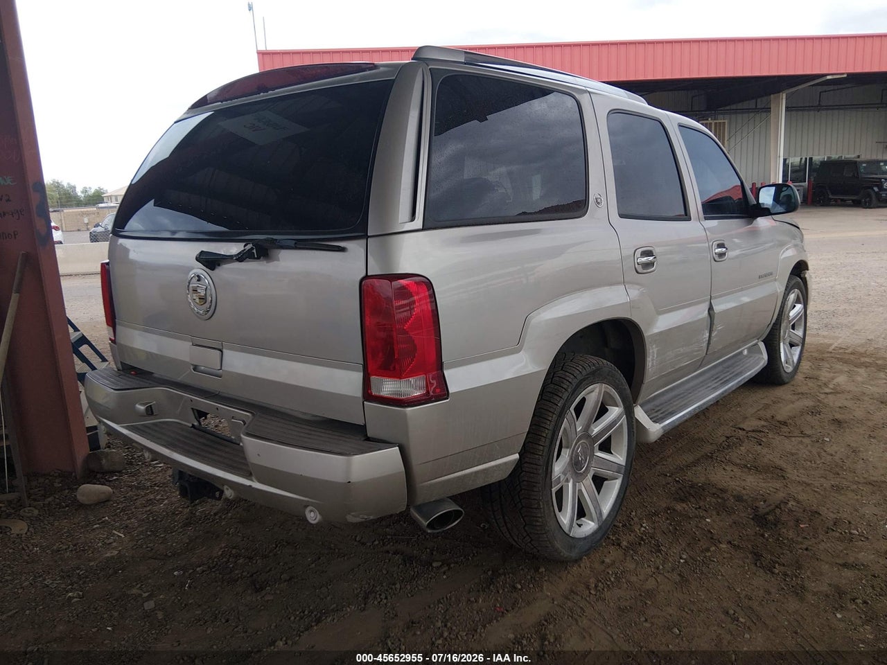 2004 CADILLAC ESCALADE STANDARD · 4/11