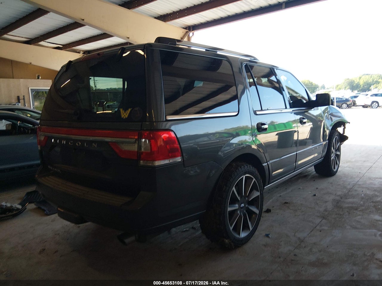 2017 LINCOLN NAVIGATOR RESERVE · 4/11