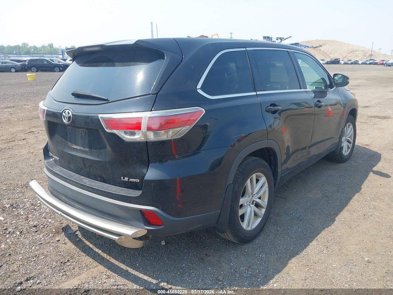 2015 TOYOTA HIGHLANDER LE V6 · 4/11