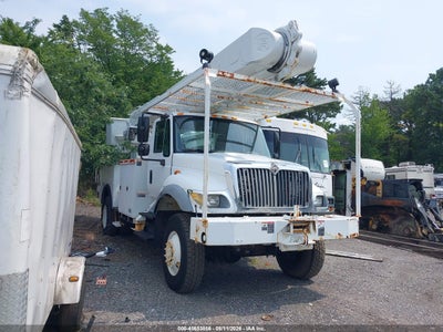 2004 INTERNATIONAL 7000 7400