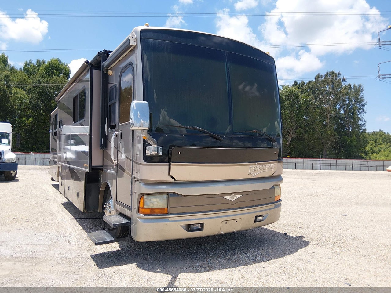 4UZAAHDC84C****** · 2004 FREIGHTLINER CHASSIS X LINE MOTOR HOME