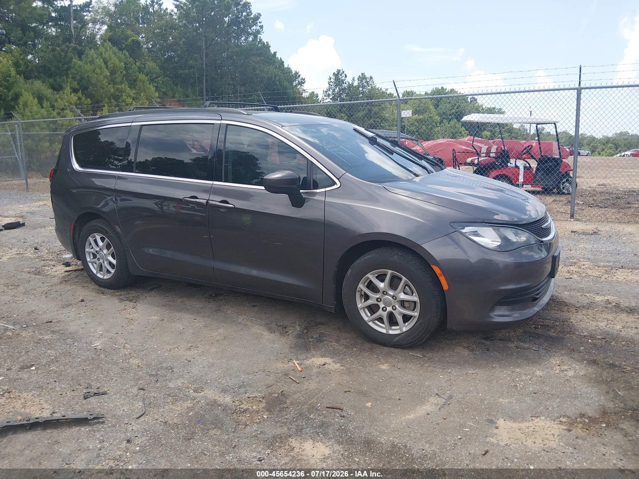 2C4RC1DG3LR****** · 2020 CHRYSLER VOYAGER LXI