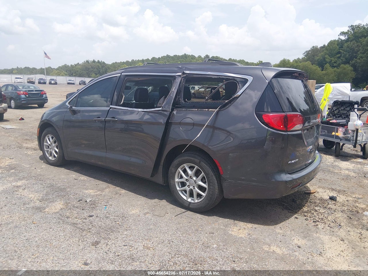 2020 CHRYSLER VOYAGER LXI · 3/11