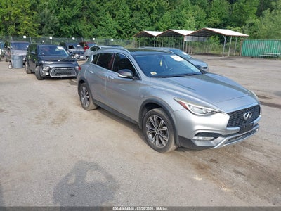 SJKCH5CR8JA****** · 2018 INFINITI QX30 PREMIUM