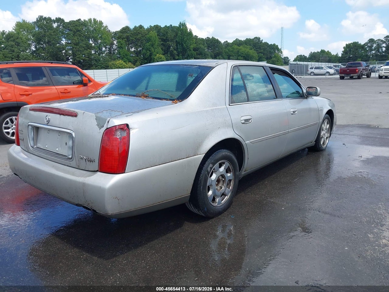 2004 CADILLAC DEVILLE STANDARD · 4/10