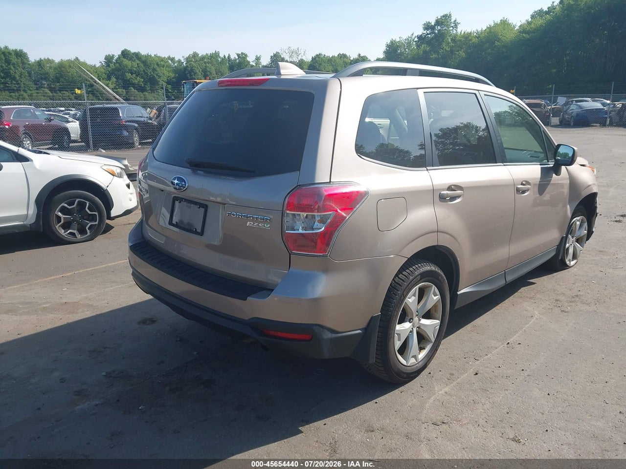 2016 SUBARU FORESTER 2.5I PREMIUM · 4/11