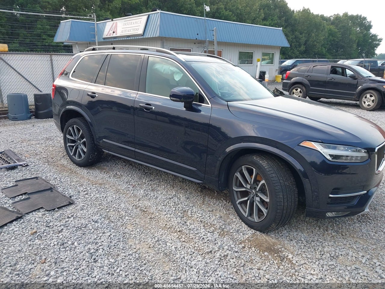 YV4A22PK9G1****** · 2016 VOLVO XC90 T6 MOMENTUM