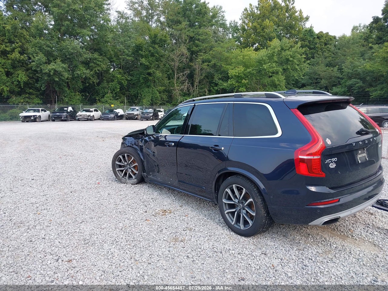 2016 VOLVO XC90 T6 MOMENTUM · 3/11