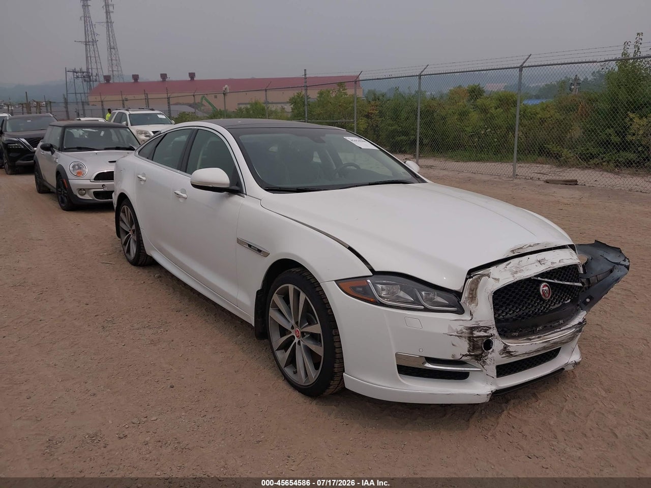 SAJWJ1CD6H8****** · 2017 JAGUAR XJ R-SPORT