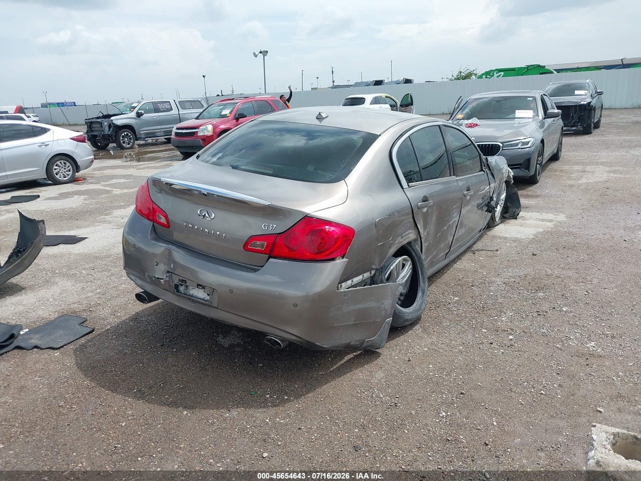 2011 INFINITI G37 JOURNEY · 4/11