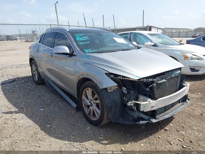 2019 INFINITI QX30 LUXE