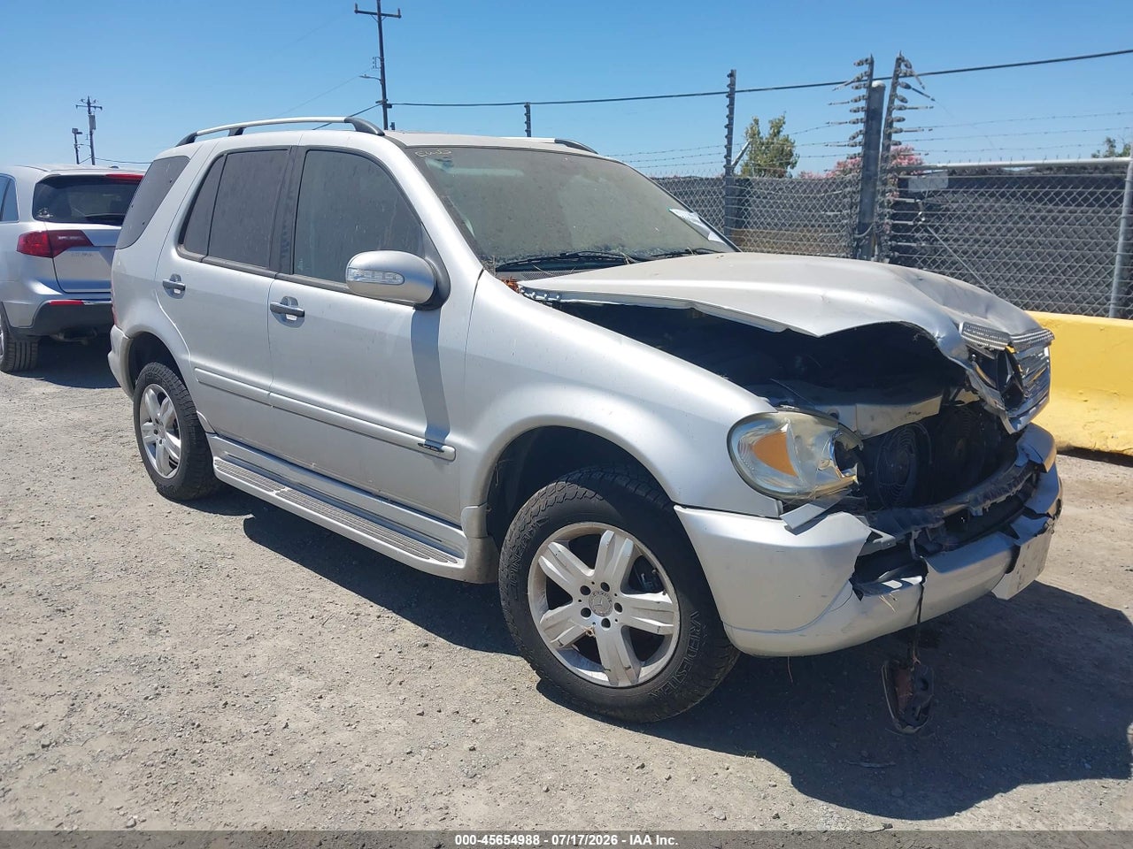 4JGAB57E05A****** · 2005 MERCEDES-BENZ ML 350 4MATIC