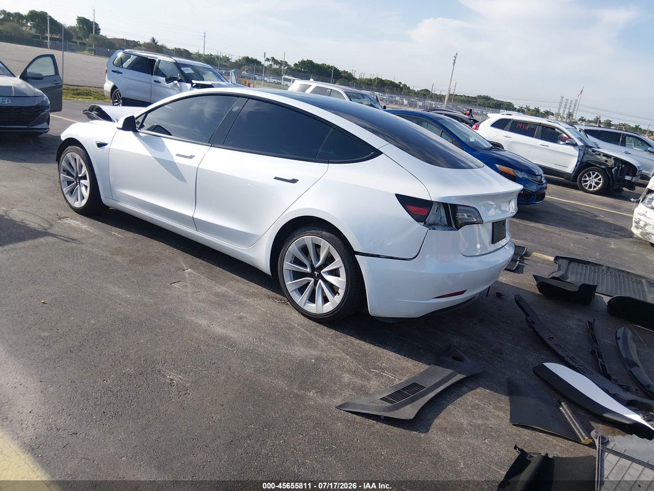 2022 TESLA MODEL 3 REAR-WHEEL DRIVE · 3/7