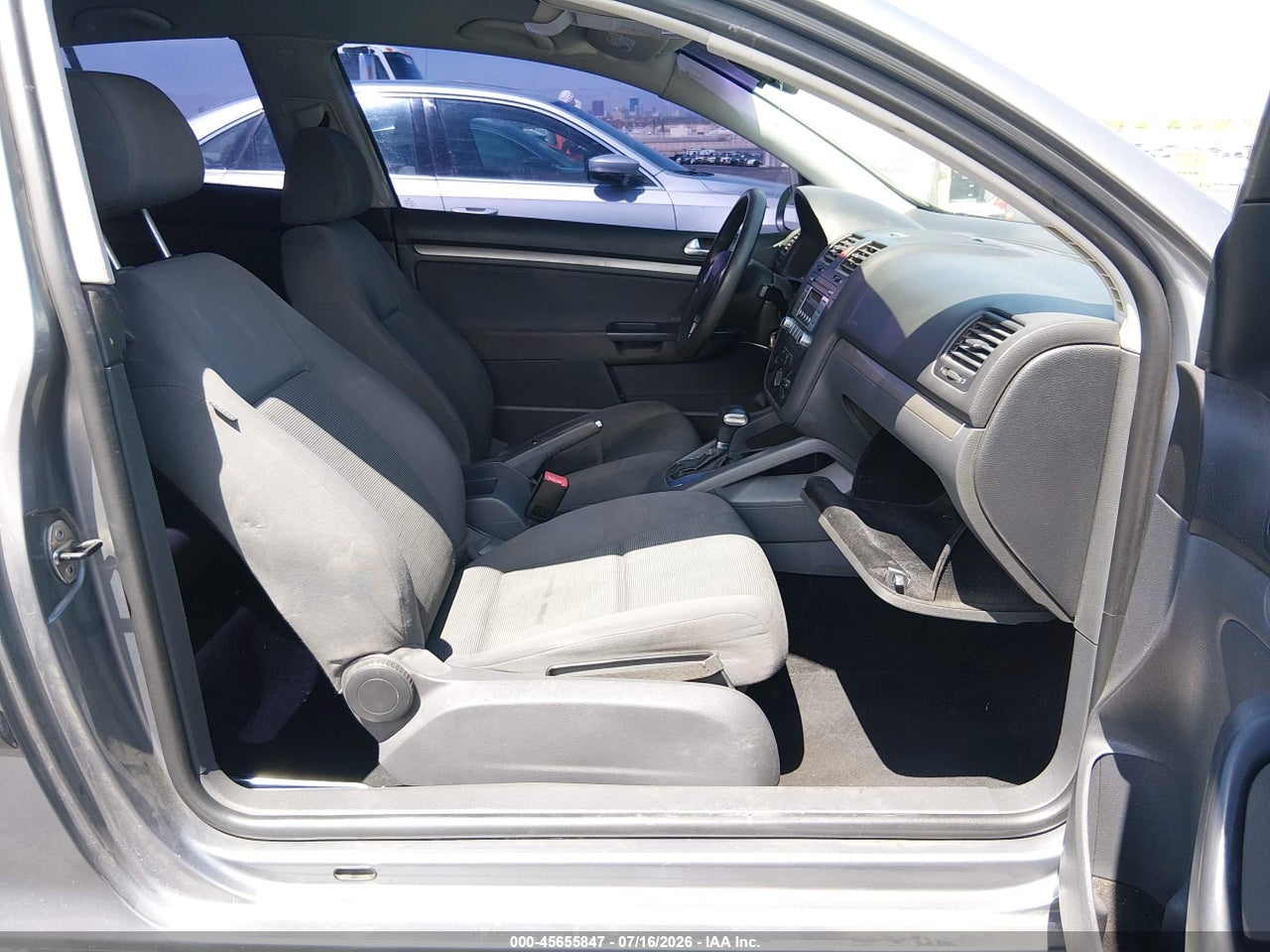 2009 VOLKSWAGEN RABBIT S · 5/11