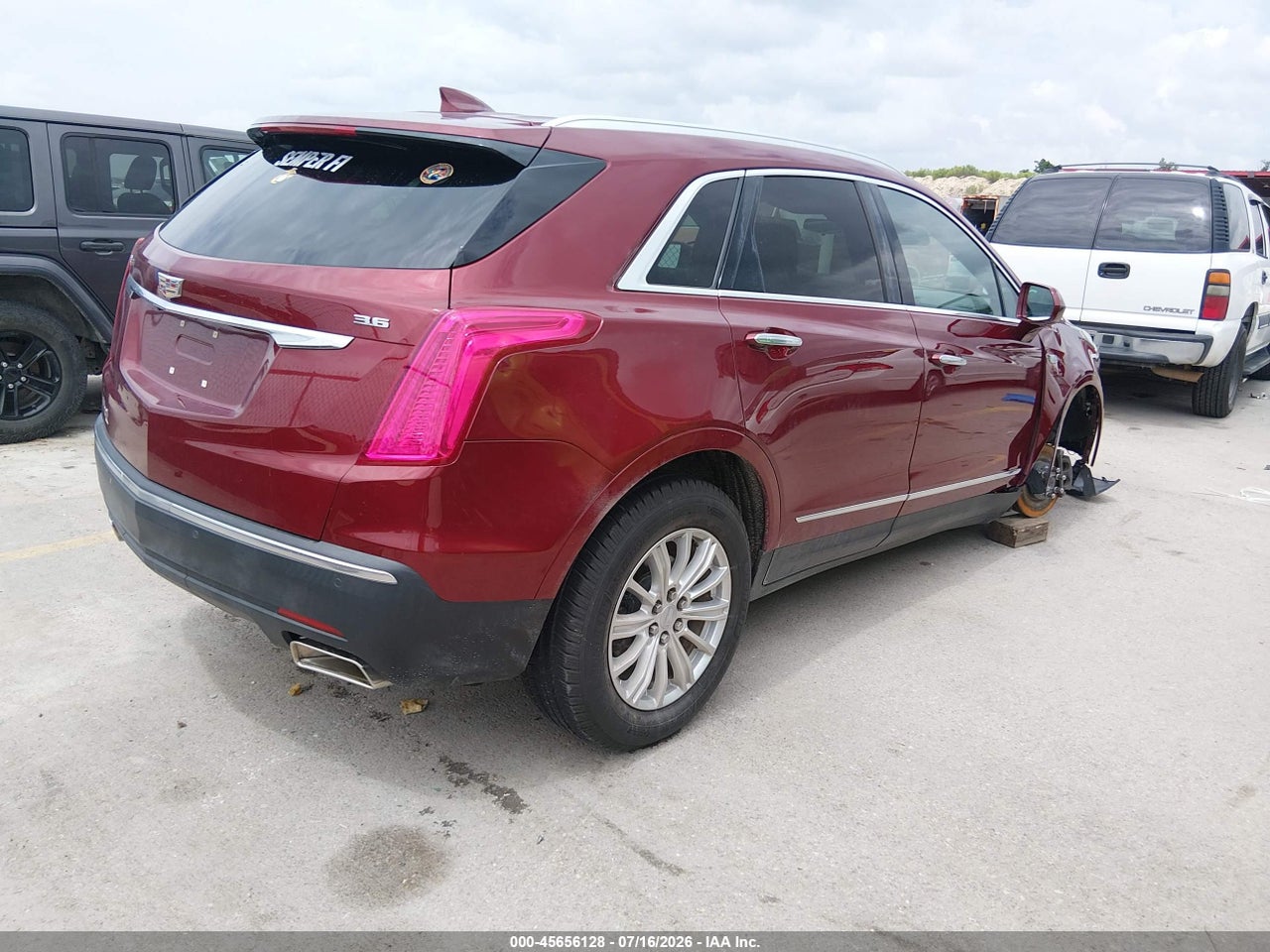 2017 CADILLAC XT5 STANDARD · 4/11