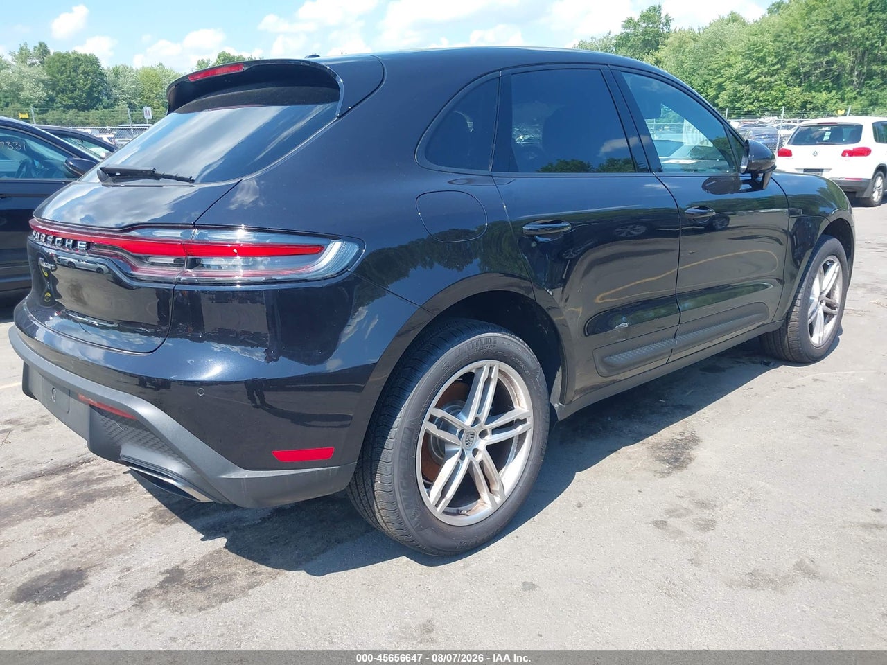 2026 PORSCHE MACAN T · 4/11