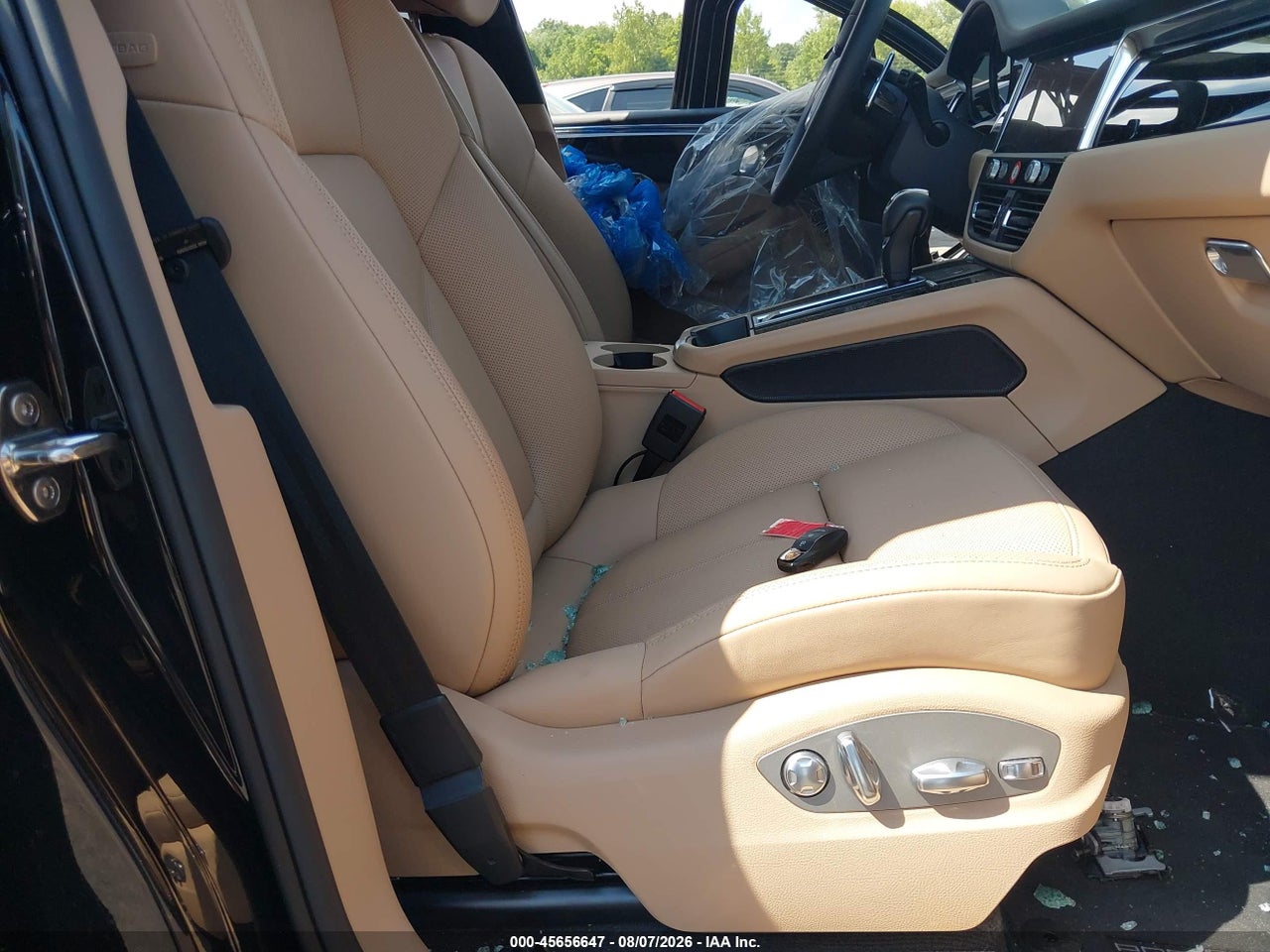 2026 PORSCHE MACAN T · 5/11