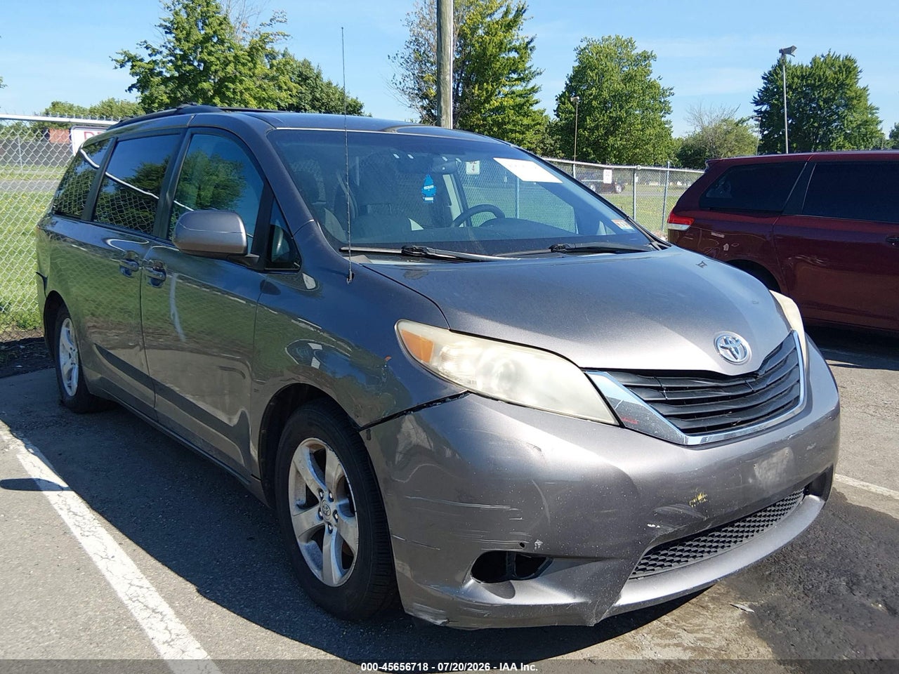5TDKK3DC1BS****** · 2011 TOYOTA SIENNA LE V6