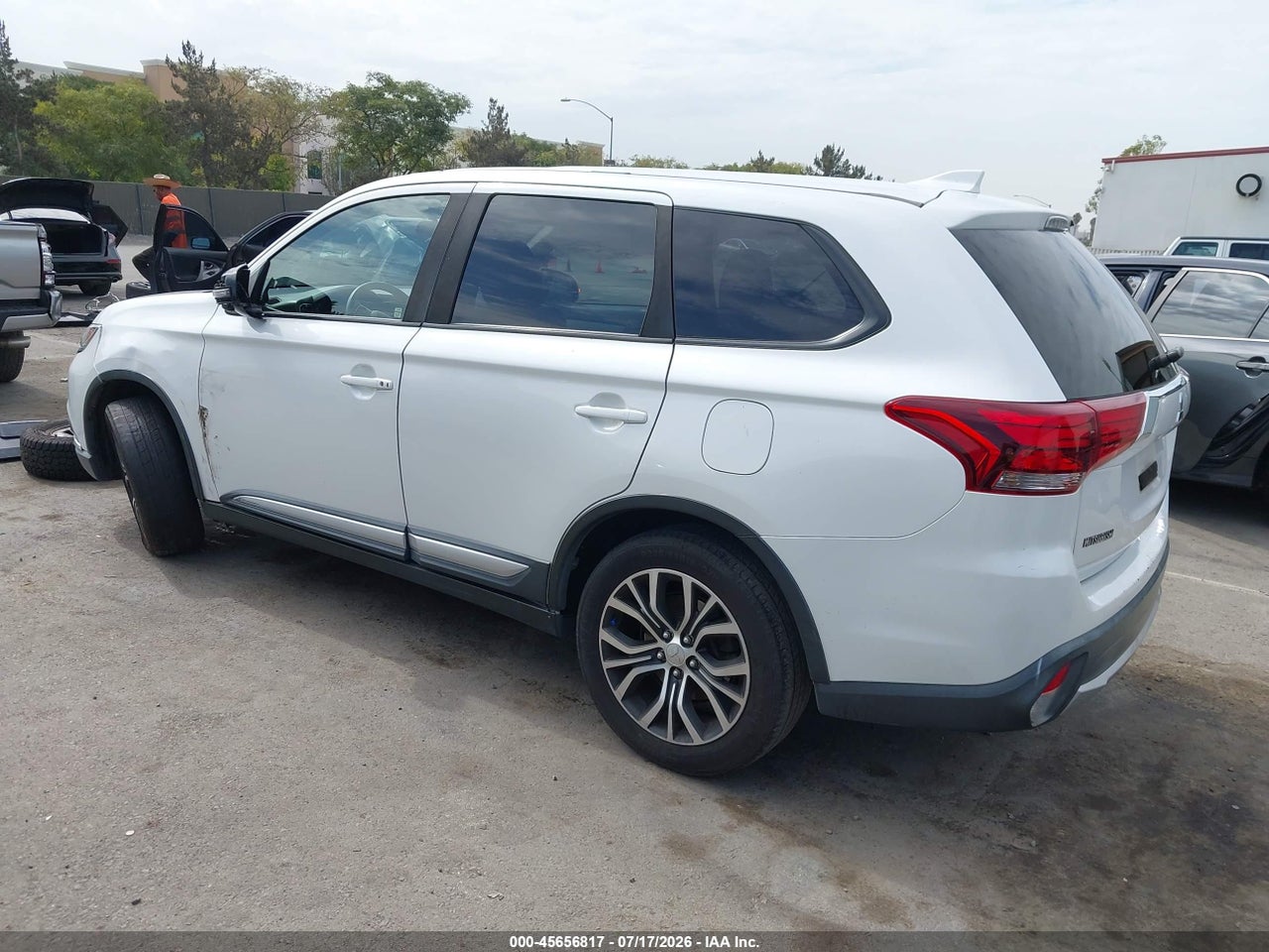 2018 MITSUBISHI OUTLANDER SE · 3/11