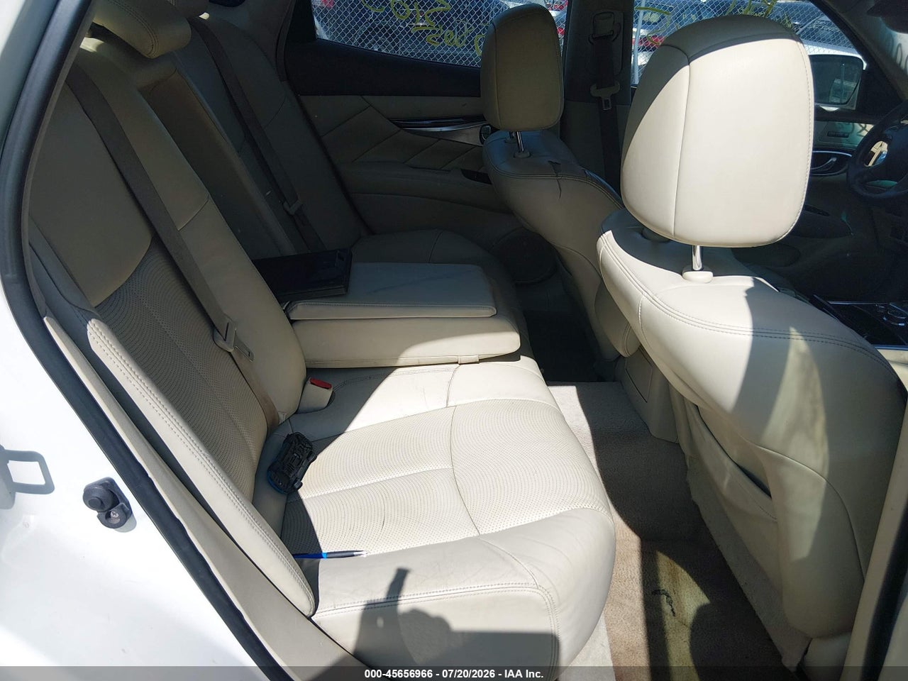 JN1BY1AR8BM****** · 2011 INFINITI M37X   · 8/10