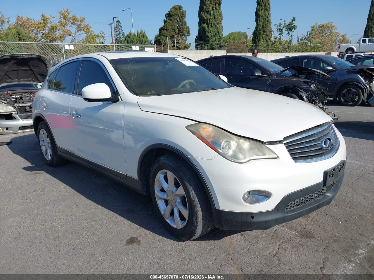 JN1AJ0HP1AM****** · 2010 INFINITI EX35 JOURNEY