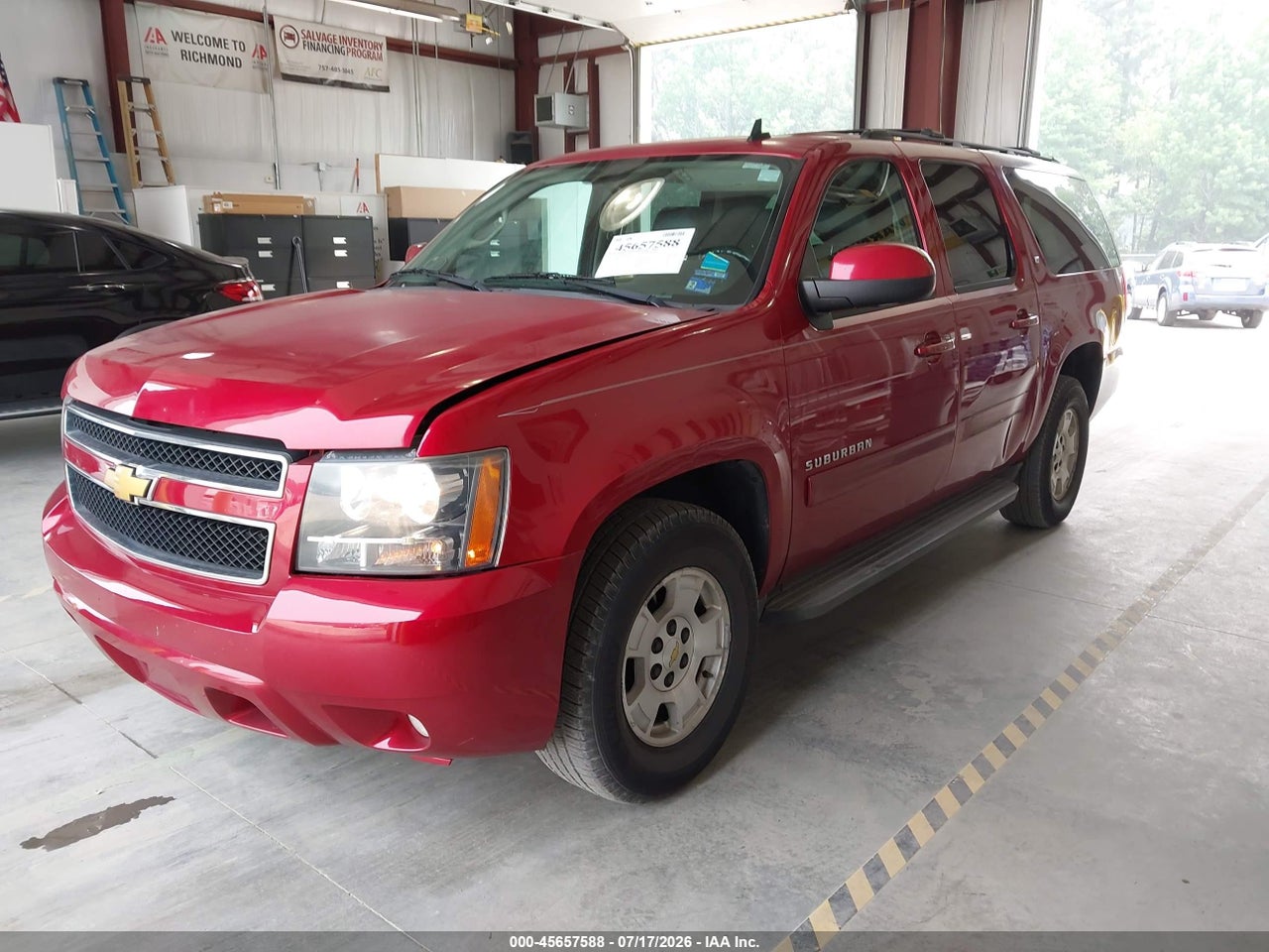 2013 CHEVROLET SUBURBAN LT · 2/11