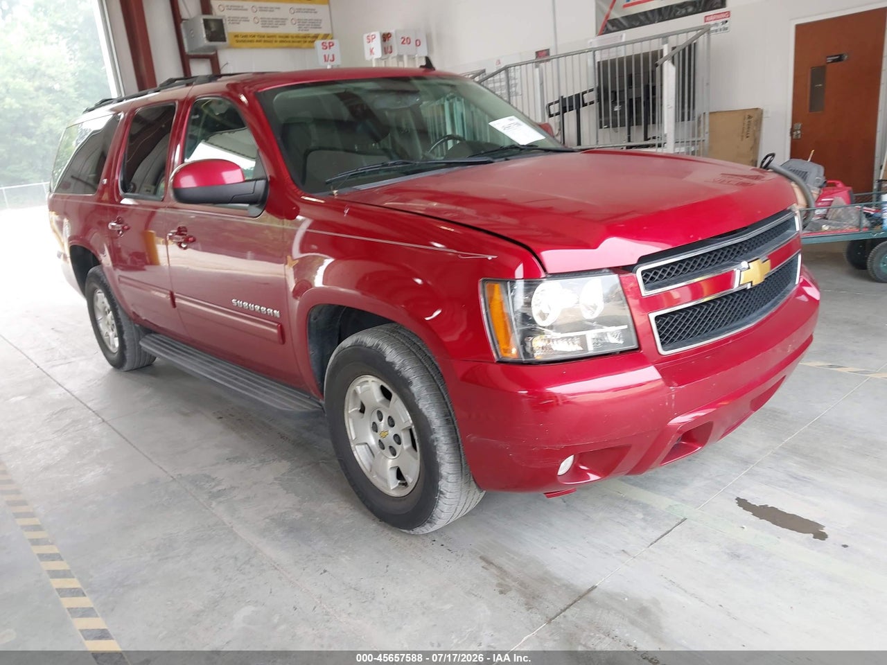 1GNSCJE01DR****** · 2013 CHEVROLET SUBURBAN LT