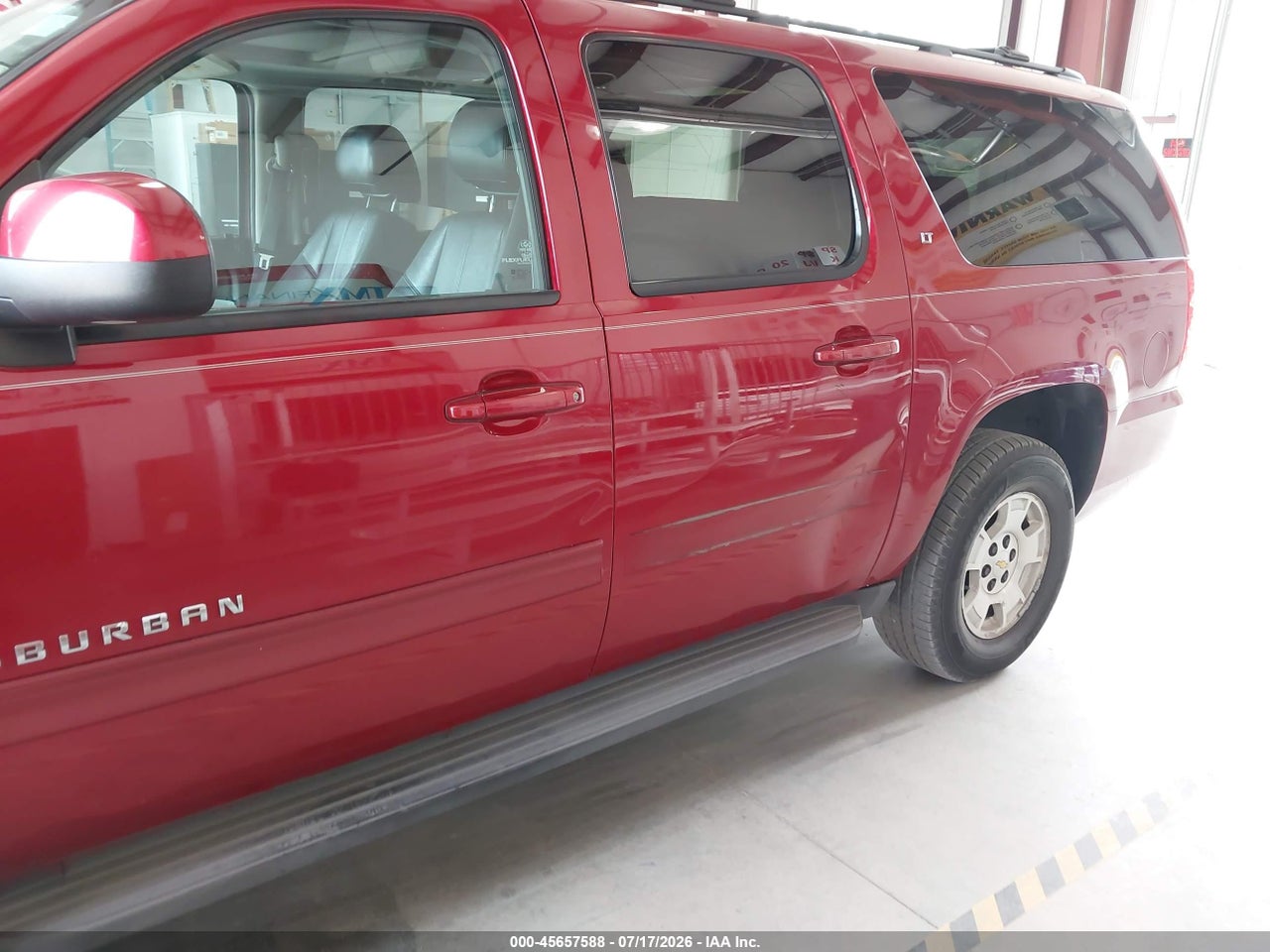 2013 CHEVROLET SUBURBAN LT · 6/11