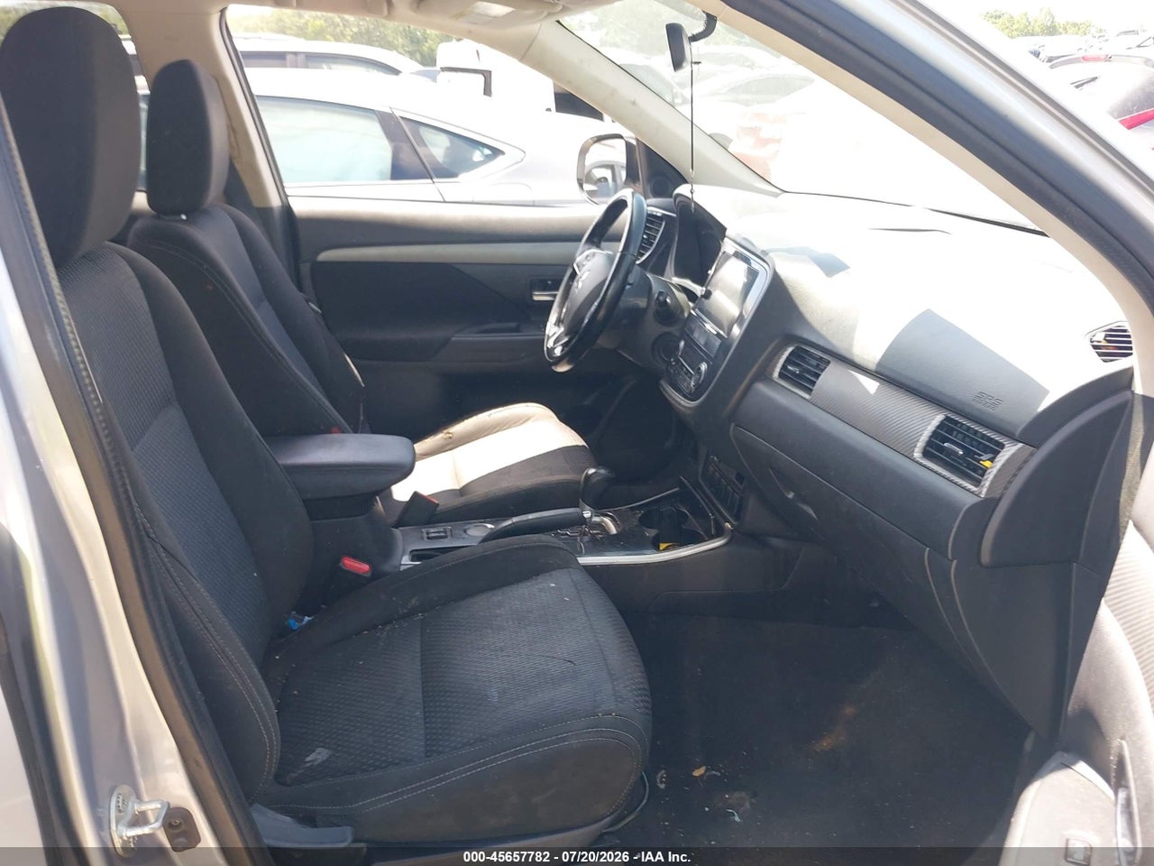 2017 MITSUBISHI OUTLANDER SE/SEL · 5/10