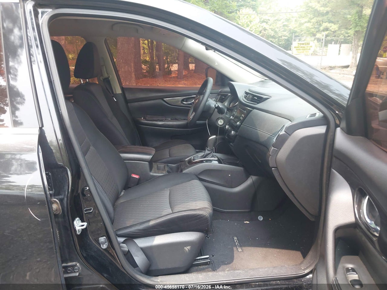 2017 NISSAN ROGUE S · 5/11