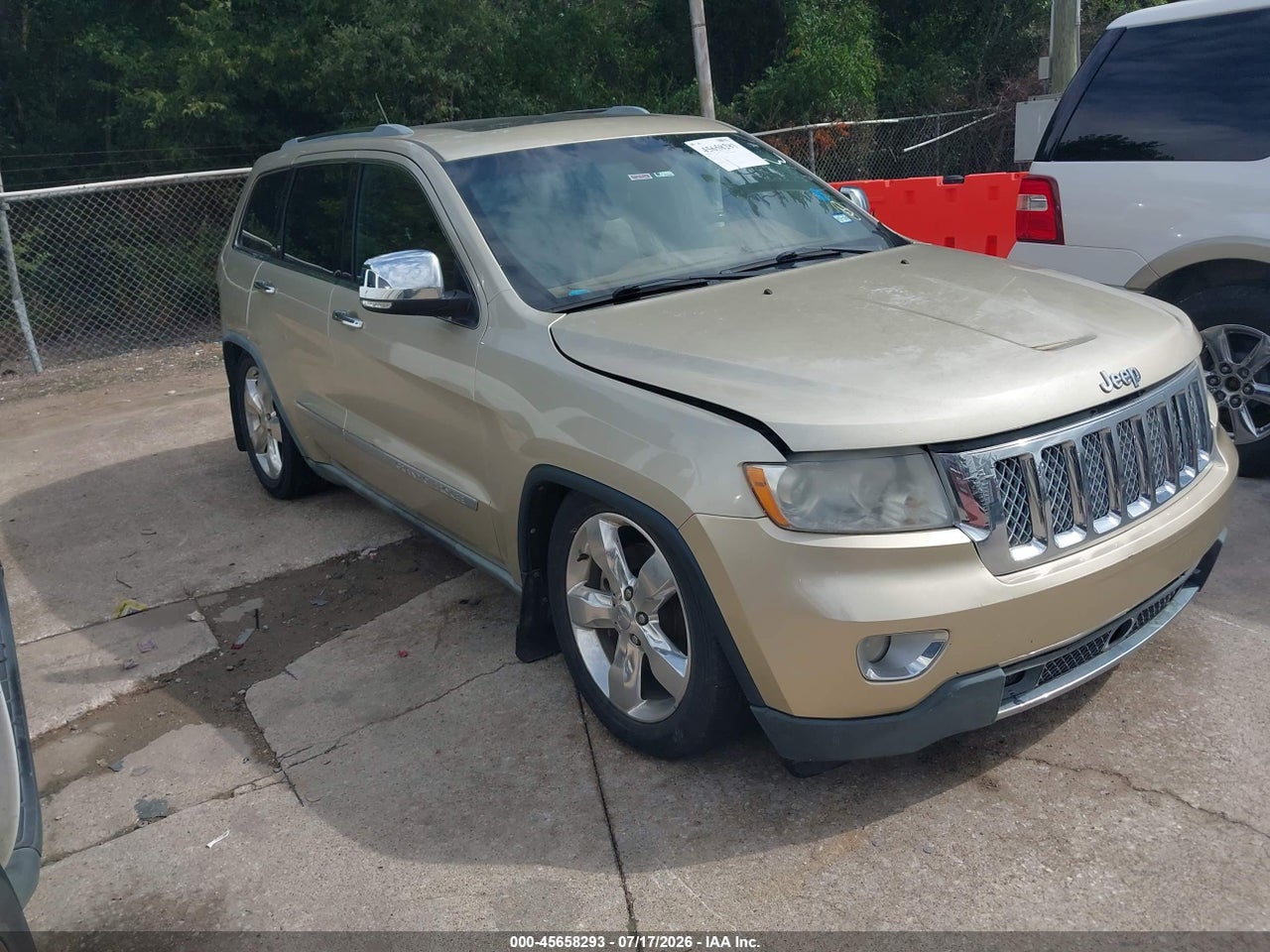 1J4RR6GT7BC****** · 2011 JEEP GRAND CHEROKEE OVERLAND