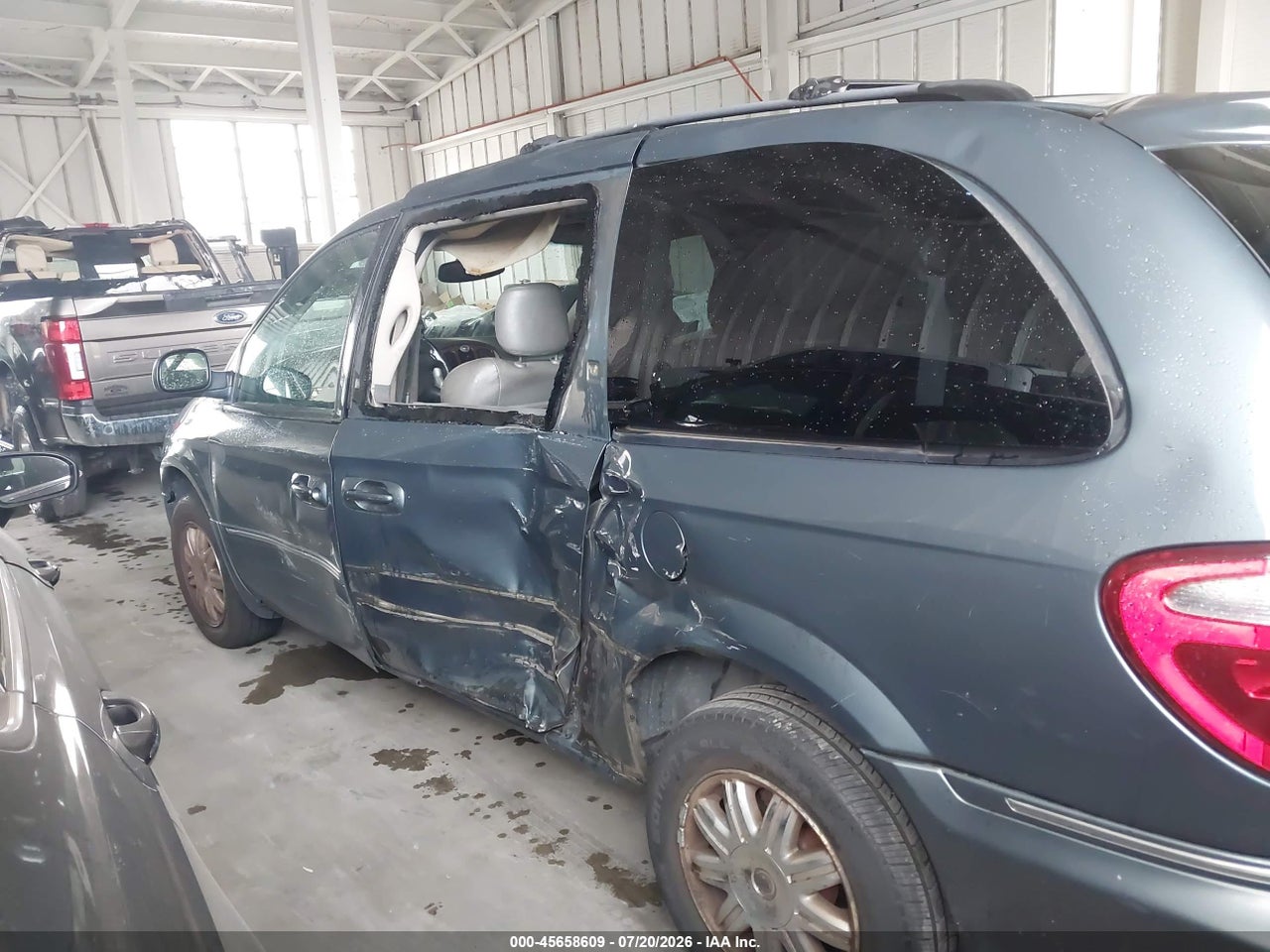 2007 CHRYSLER TOWN &amp; COUNTRY LIMITED · 6/11