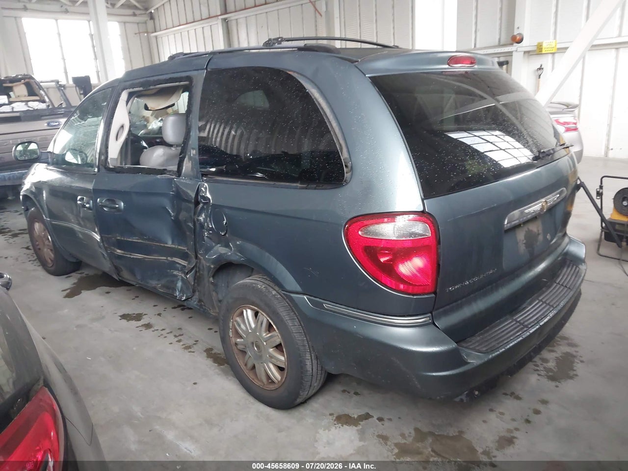 2007 CHRYSLER TOWN &amp; COUNTRY LIMITED · 3/11