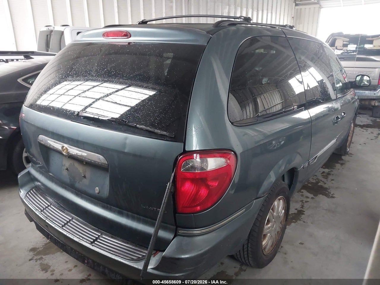 2007 CHRYSLER TOWN &amp; COUNTRY LIMITED · 4/11