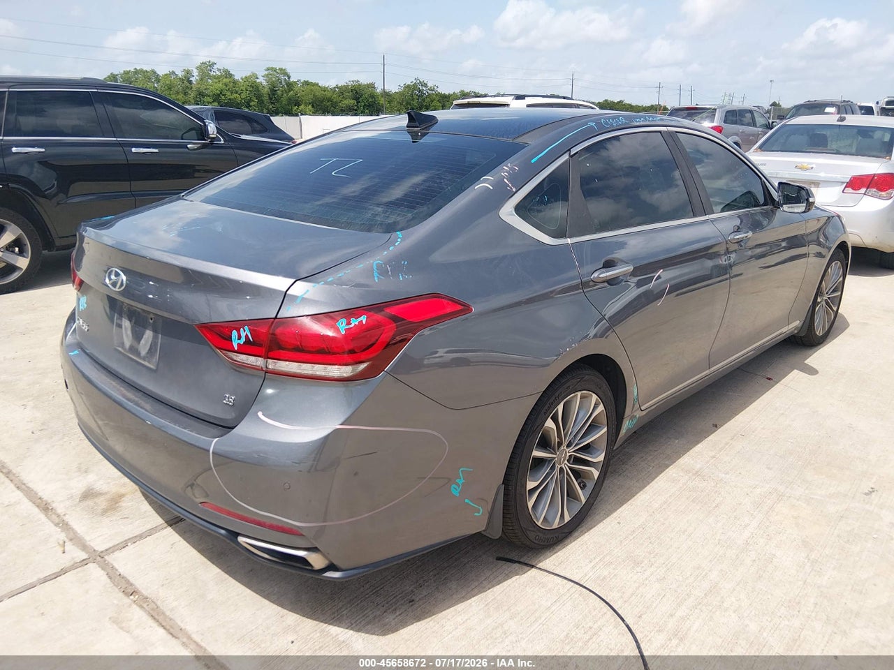 2016 HYUNDAI GENESIS 3.8 · 4/11