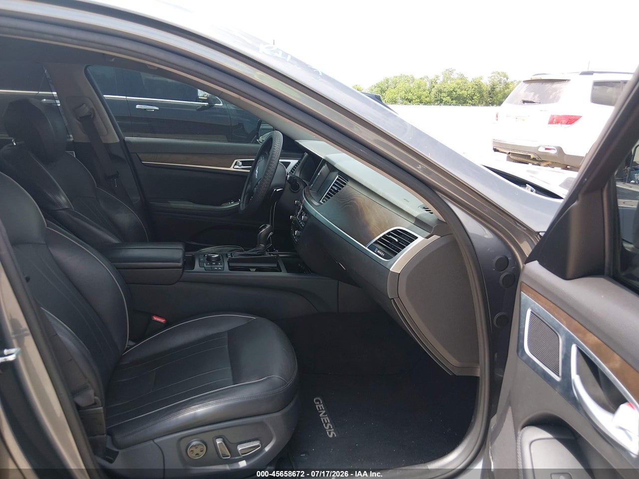 2016 HYUNDAI GENESIS 3.8 · 5/11