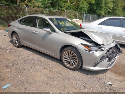 2019 LEXUS ES 300H LUXURY