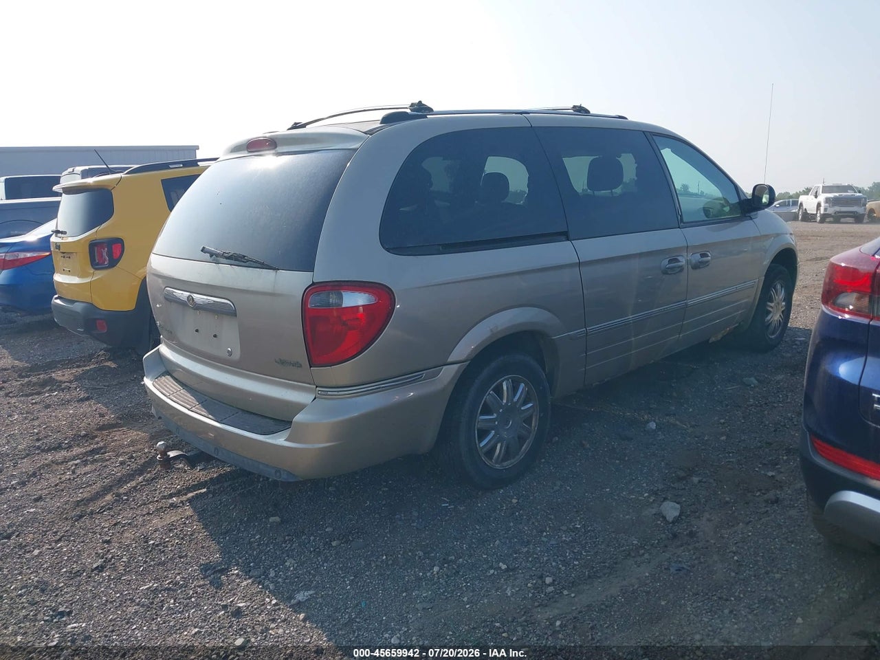 2006 CHRYSLER TOWN &amp; COUNTRY LIMITED · 4/11