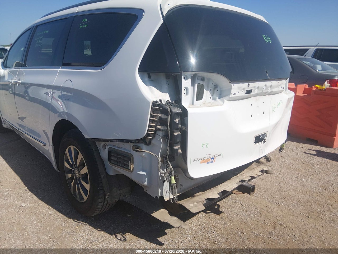 2019 CHRYSLER PACIFICA TOURING L PLUS · 6/11